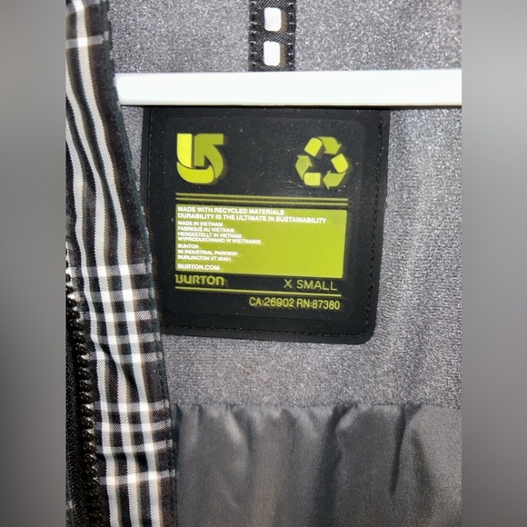 Burton Ski/Snow Jacket. Size extra small - Picture 4 of 7